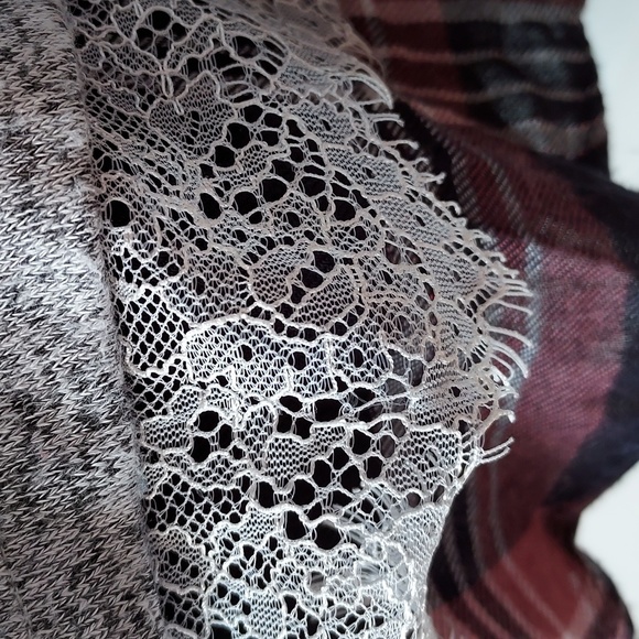 Zac & Rachel 1x long sleeve top w/ flannel as collar and bottom - Picture 7 of 12